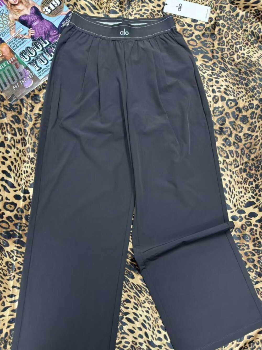 NWT ALO Yoga🦪🧆Suit Up Trouser Dark Grey (Regular 30),Size S - Picture 2 of 8
